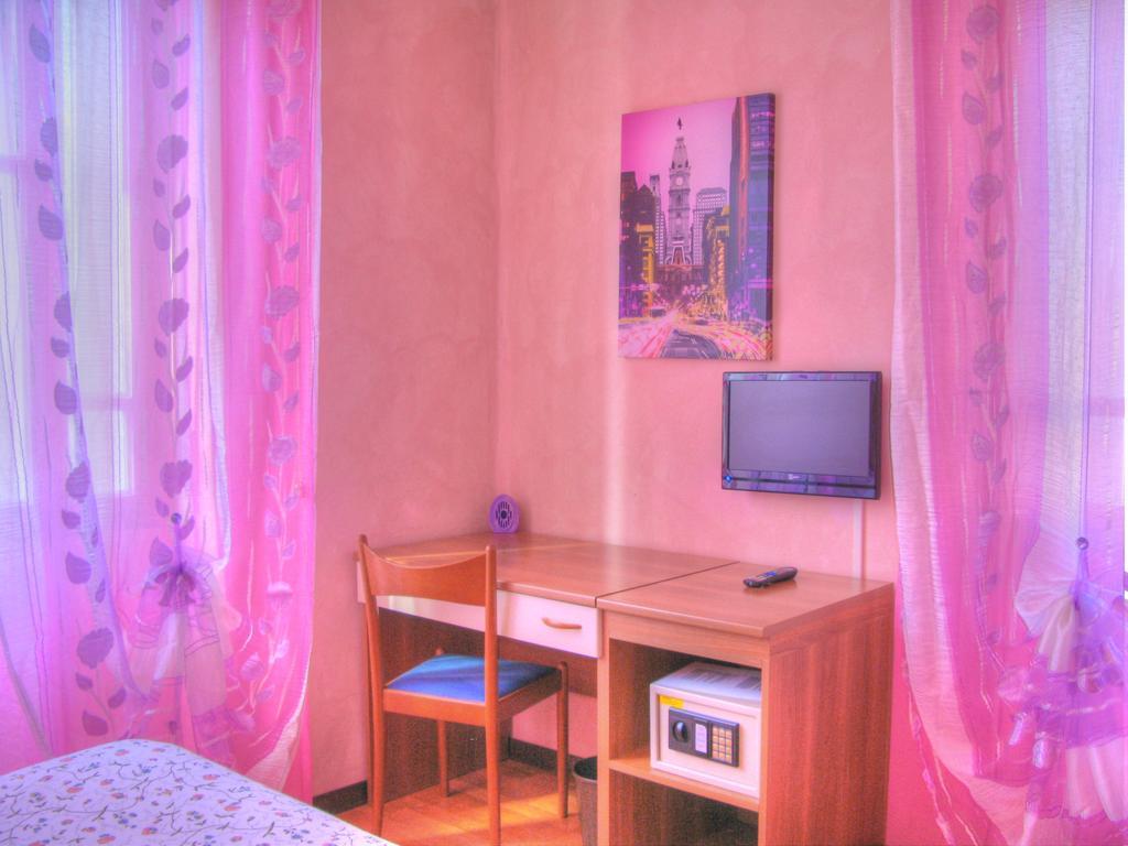 Hotel Flora Desenzano del Garda Oda fotoğraf